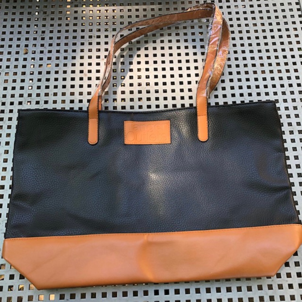 NWOT Tote Bag Black Brown Tanger Outlets